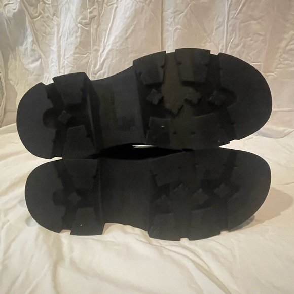 NWOT, lug sole Steve Madden boots. Metallic look skews purple, silver & black. - Picture 5 of 6